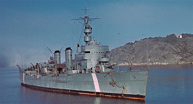 HMS Fylgia guns installed